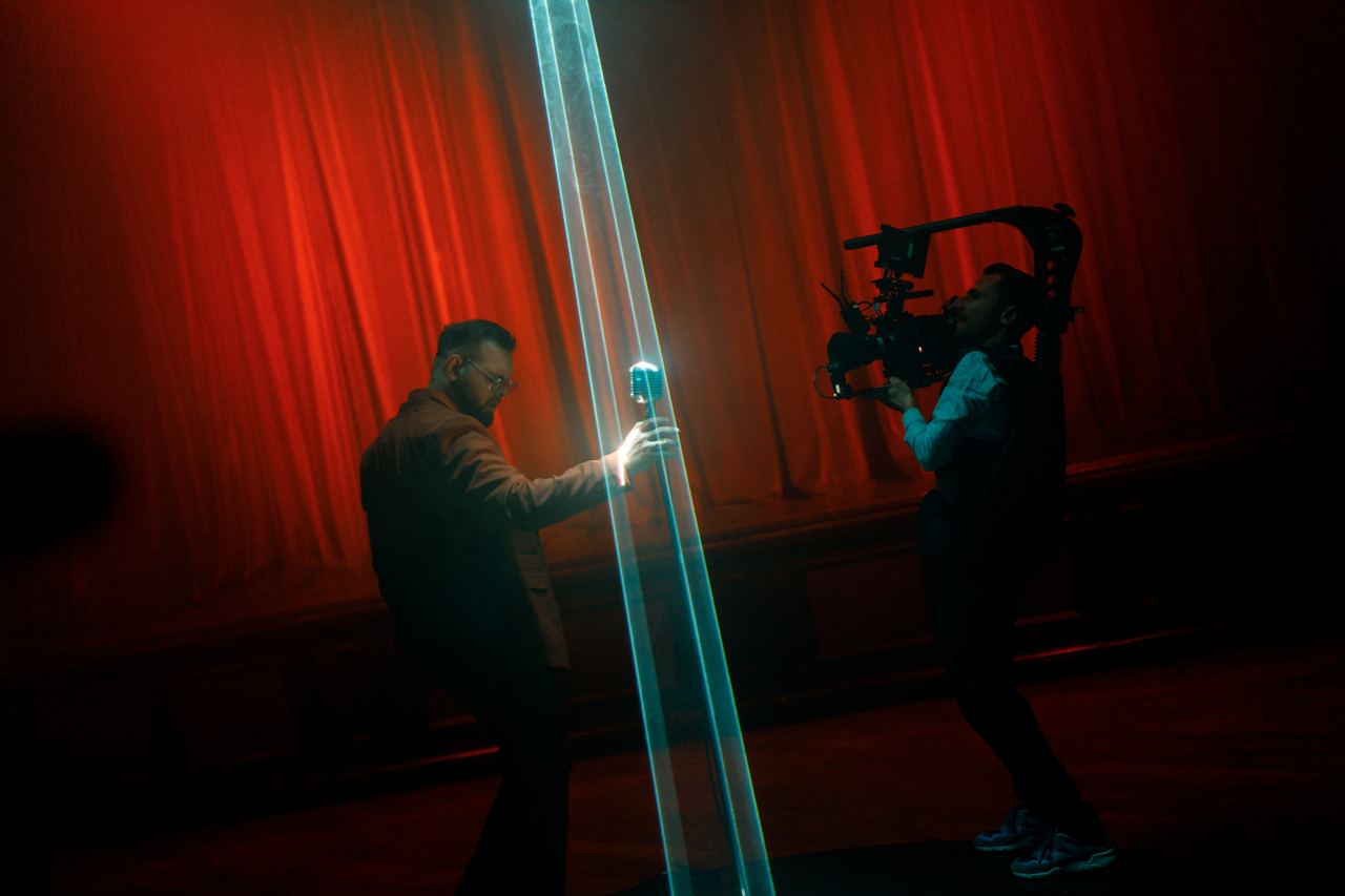 Не намагатися вразити, а зробити роботу, яку сам вважатимеш чесною: Інтерв’ю з режисером Іллею Михайлусем